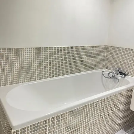 Ecu : Superbe Avec Exterieur Apartment *