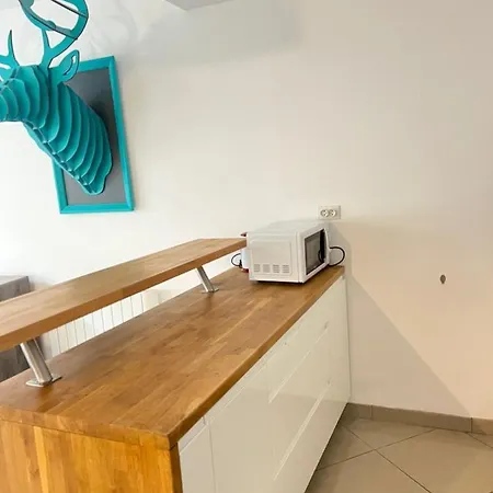 Ecu : Superbe Avec Exterieur Reims