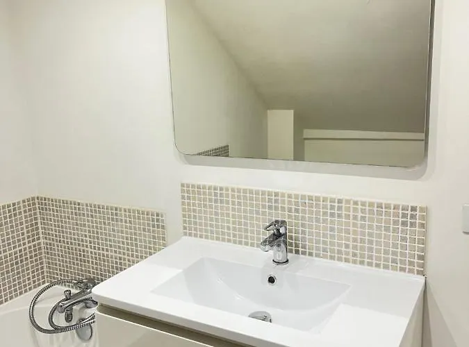 Ecu : Superbe Avec Exterieur Apartment