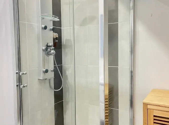 Apartment Ecu : Superbe Avec Exterieur Reims